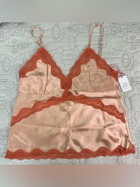 Gold Hawk Peach Nectar Two-Tone Silk Lace Trim Camisole NWT Large